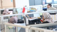 Sekitar pukul 09.00 WIB, halalbihalal selesai. Para ASN kembali ke kantornya masing-masing untuk mulai bekerja.