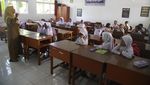 Hari Pertama Sekolah usai Libur Lebaran di Maluku Utara dan Papua