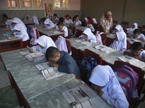 Hari Pertama Sekolah usai Libur Lebaran di Maluku Utara dan Papua