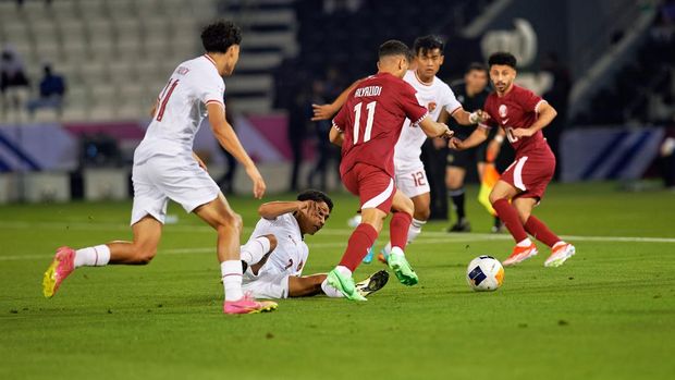 Indonesia menghadapi Qatar di partai penyisihan Grup A Piala Asia U-23 2024. Bermain di Stadion Jassim Bin Hamad, Senin (15/4), Indonesia tumbang 2-0.