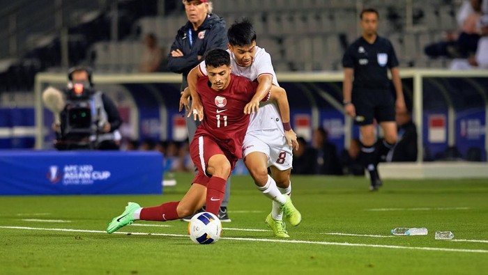 Indonesia menghadapi Qatar di partai penyisihan Grup A Piala Asia U-23 2024. Bermain di Stadion Jassim Bin Hamad, Senin (15/4), Indonesia tumbang 2-0.