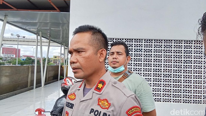 Kapolsek Ilir Barat II Kompol Azizir Alim.