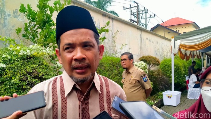 Ketua DPW PKS NTB yang juga Wakil Ketua DPRD NTB Yek Agil saat ditemui usai acara Halal Bihalal di Rumah Dinas Ketua DPRD NTB di Mataram pada Selasa (16/4/2024). (Helmy Akbar / detikBali)