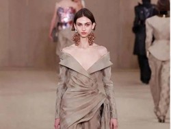 10 Koleksi Balmain untuk Musim Dingin 2024, Busana Terinspirasi Kota Bordeaux