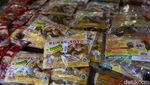 Keripik Jengkol hingga Rendang Paru Jadi Rekomendasi Oleh-oleh Padang