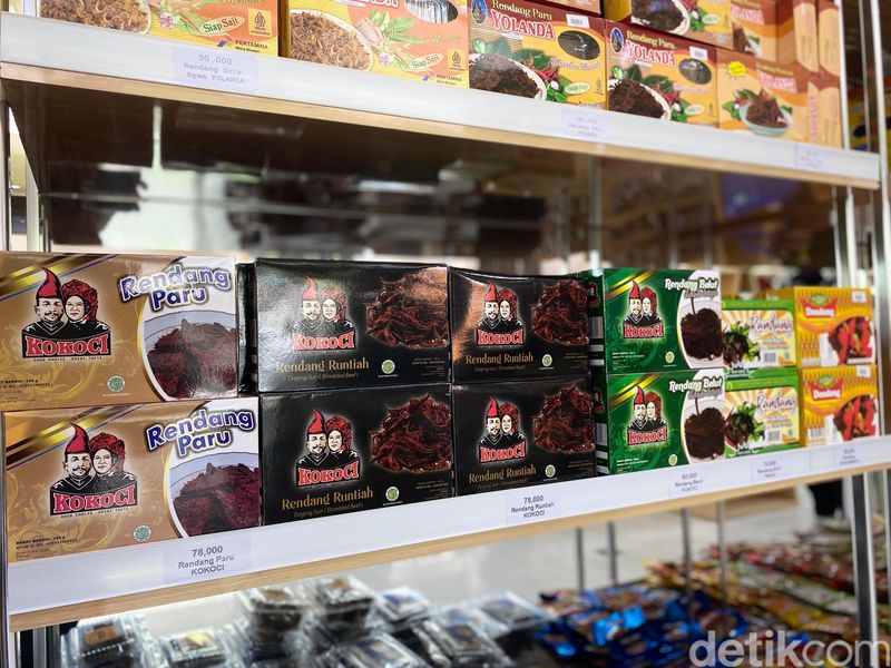 Kripik Balado Christine Hakim, pusat oleh-oleh di Padang