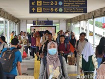 Libur Selesai, Commuter Line Kembali Penuh Penumpang