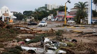 Banjir bandang menerjang Margate, Afrika Selatan.