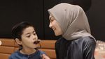Melody Prima, Si Cantik yang Suka Foto Estetik Bareng Makanan