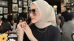 Melody Prima, Si Cantik yang Suka Foto Estetik Bareng Makanan