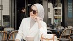 Melody Prima, Si Cantik yang Suka Foto Estetik Bareng Makanan