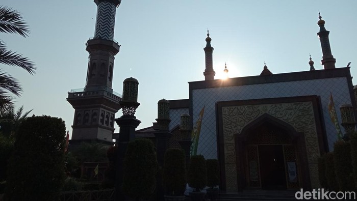 Menara Masjid Raya At-taqwa Kota Cirebon
