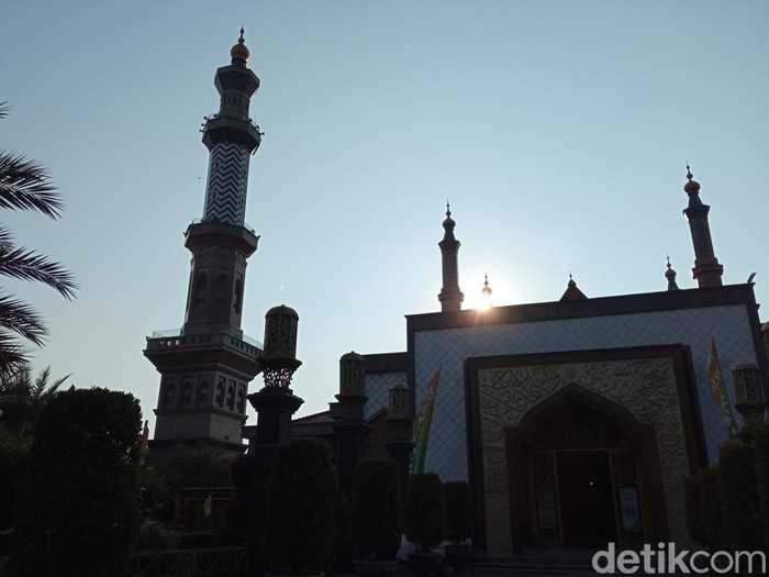 Menara Masjid Raya At-taqwa Kota Cirebon