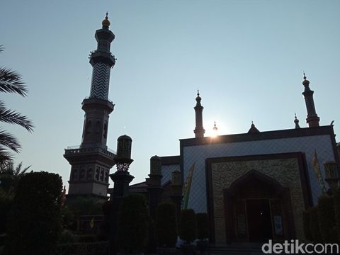 Menara Masjid Raya At-taqwa Kota Cirebon