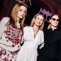 Naomi Watts sendiri tidak pernah membahas soal gender anaknya Kai. Dalam unggahan di Instagram, bintang film King Kong itu mengaku sangat beruntung menjadi ibu dari Kai. “Kamu adalah segalanya bagiku. Aku sangat beruntung menjadi ibumu. Teruslah menari dan tunjukkan kepada dunia semangatmu yang dinamis dan mulia,” tulisnya. Foto: WWD via Getty Images/Nina Westervelt