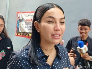 Nikita Mirzani Ogah Bahas Asmara, Mau Dagang Mi Ayam dan Bakso Aja