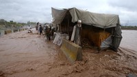 Seperti dilansir AFP, Selasa (16/4/2024), Otoritas Penanggulangan Bencana Nasional Pakistan (NDMA) telah memperingatkan bahaya tanah longsor dan banjir bandang karena hujan lebat yang diperkirakan akan terus mengguyur dalam beberapa hari ke depan.