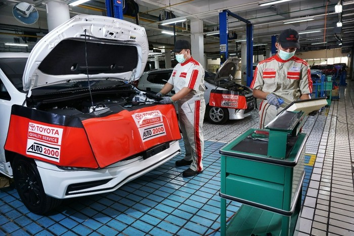 Pemeriksaan komponen mobil setelah mudik