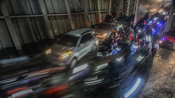 Pemudik Sepeda Motor Tiba di Pelabuhan Merak