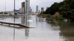Penampakan Banjir Merendam Jalan-jalan di Dubai