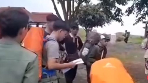 Tangkapan layar 103 pendaki di Gunung Rinjani diminta putar balik karena tidak memiliki tiket simaksi. Foto: tangkapan layar.