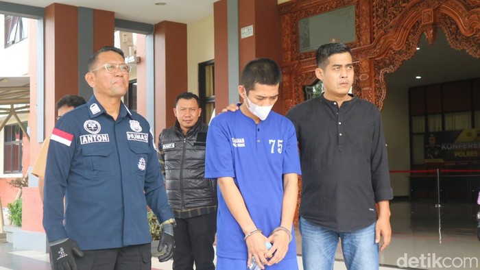Polres Kudus konferensi pers kasus ganjal ATM, Selasa (16/4/2024).