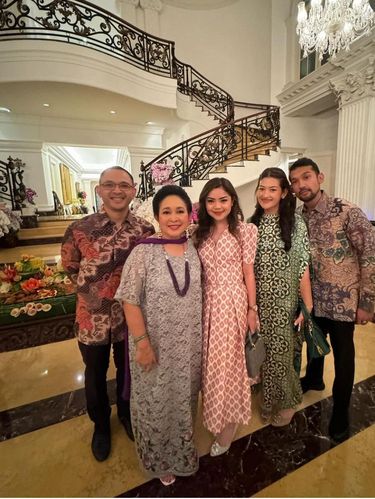 Potret Gaya Lebaran Keluarga Cendana Potret Gaya Lebaran Keluarga Cendana