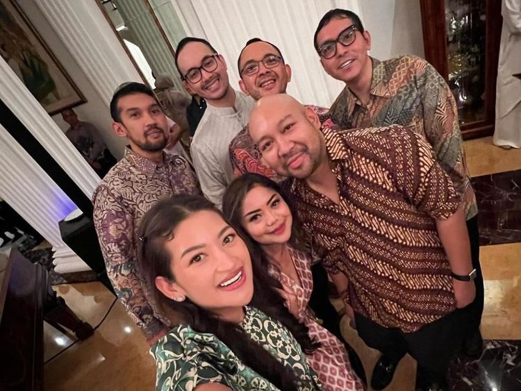7 Foto Gaya Lebaran Keluarga Cendana, Tanpa Mayangsari Tapi Ada Tata Cahyani