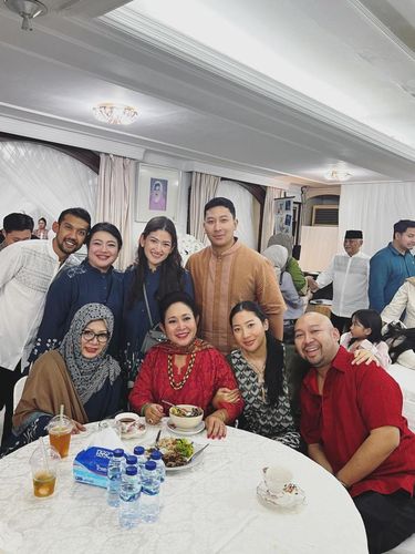 Potret Gaya Lebaran Keluarga Cendana Potret Gaya Lebaran Keluarga Cendana