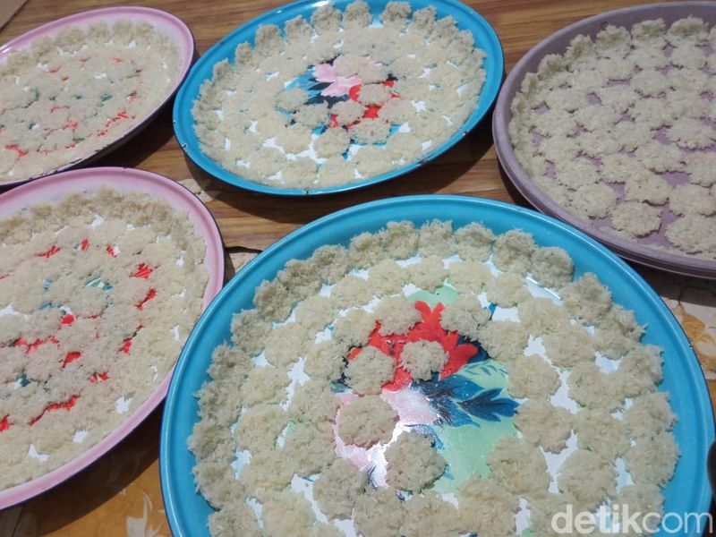 Proses pembuatan Rengginang D_Ma'Zia (Foto: Andika Syahputra/detikcom)
