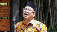 Komisi Pemberantasan Korupsi (KPK) menetapkan Bupati Sidoarjo Ahmad Muhdlor Ali sebagai tersangka dalam kasus dugaan tindak pidana korupsi pemotongan insentif pegawai pada Badan Pelayanan Pajak Daerah (BPPD) Kabupaten Sidoarjo. (ANTARA FOTO/Umarul Faruq)  