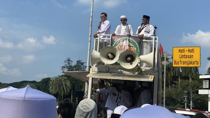 Refly Harun (pertama dari kiri)-(Devi/detikcom)