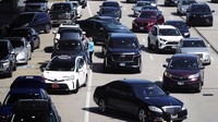 Demonstran pro-Palestina memblokir jalan bebas hambatan menuju tiga terminal Bandara Internasional Chicago OHare pada Senin pagi (15/4), menghentikan sementara lalu lintas kendaraan ke salah satu bandara tersibuk di negara itu.