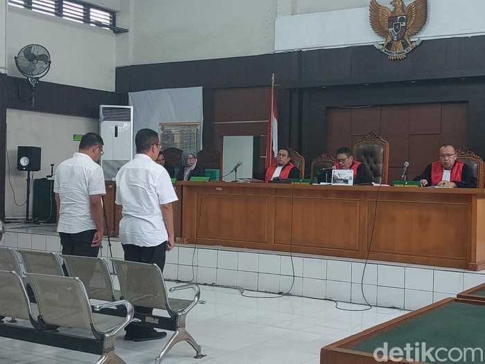 Sidang vonis terdakwa Suparman Romans dan Ahmad Tahir di Pengadilan Negeri Palembang
