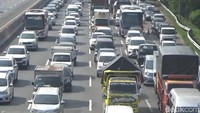 Sekitar pukul 09.45 WIB, arus mulai lancar di kedua arah, kendaraan pemudik mulai bisa dipacu normal baik di jalur normal, jalur contraflow atau jalur sebaliknya.  Laju kendaraan sekitar 60-80 kilometer perjam.