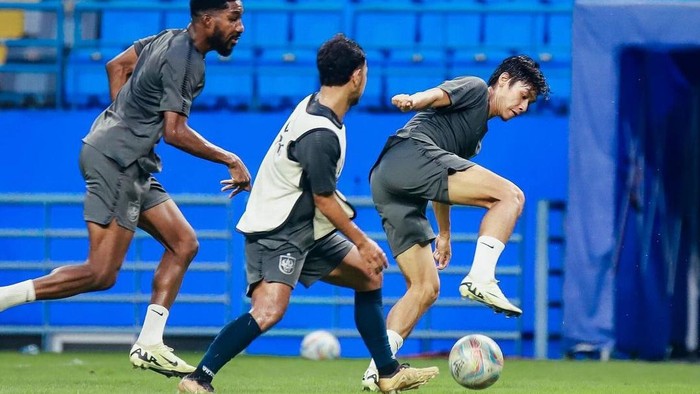 Skuad PSIS saat menjalani sesi latihan di stadion Batakan, Balikpapan. Foto diunggah Selasa (16/4/2024).