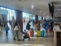 Penumpang di Bandara SSK II Pekanbaru Ramai, Puncak Mudik 17-18 Maret