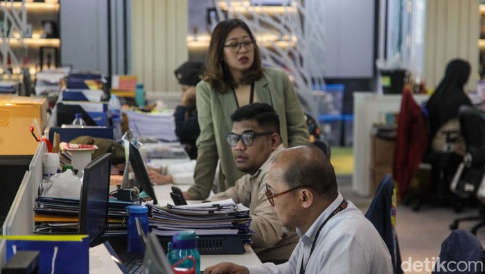 Libur dan cuti bersama Idul Fitri sudah berakhir. Perkantoran sudah kembali menerapkan sistem work from office (WFO) hari ini.