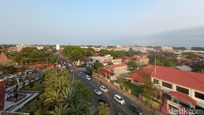 Suasana Kota Cirebon dari Menara Masjid Raya At-taqwa Kota Cirebon