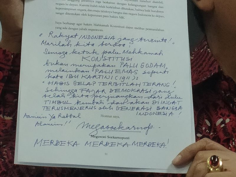 Surat Megawati yang diserahkan ke MK (Dwi/detikcom)