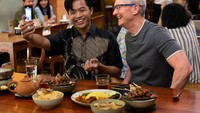 Tiba di Jakarta, Bos Apple Tim Cook Kulineran Sate Ayam