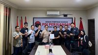 Herman Deru Ambil Formulir Pendaftaran Balongub Di PDIP Sumsel