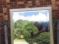 Tingkah Kocak Penjual Cermin di Online, Effort Banget