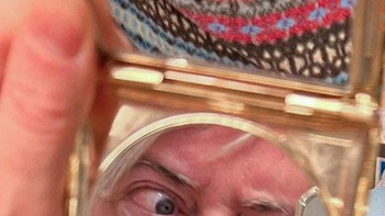 Jualan cermin vintage. Foto: Boredpanda