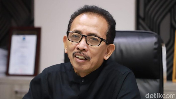 Wakil Ketua DPRD Surabaya AH Thony.
