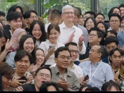 Tim Cook Disambut Heboh di Apple Developer Academy Tangerang
