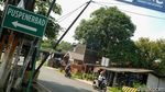 Awas Gaes, Ada Tiang Miring di Pondok Cabe Tangsel
