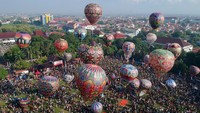 Dengan adanya balon tambat ini, menurutnya tidak menghilangkan tradisi puncak syawalan dan tidak menganggu orang lain, maupun lalu lintas udara.  