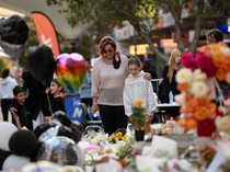 Bunga Penghormatan untuk Korban Penikaman Massal di Sydney