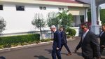 Gaya Bos Apple di Istana Negara: Acungkan 2 Jari Salam Damai